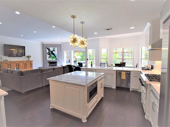 5th image of 106 Autumn Springs Ct