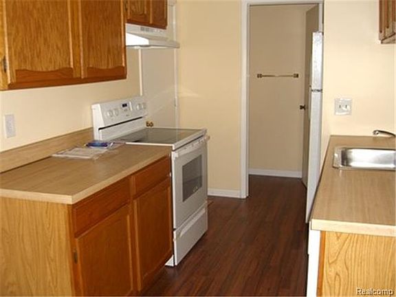 3rd image of 1434 Mariner Dr #109