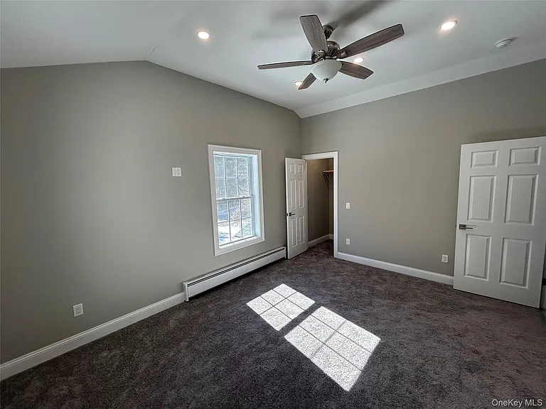 135 Gale Rd #UPSTAIRS — Photo 17