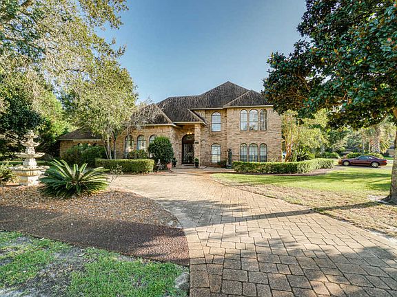 2nd image of 151 Country Club Dr W