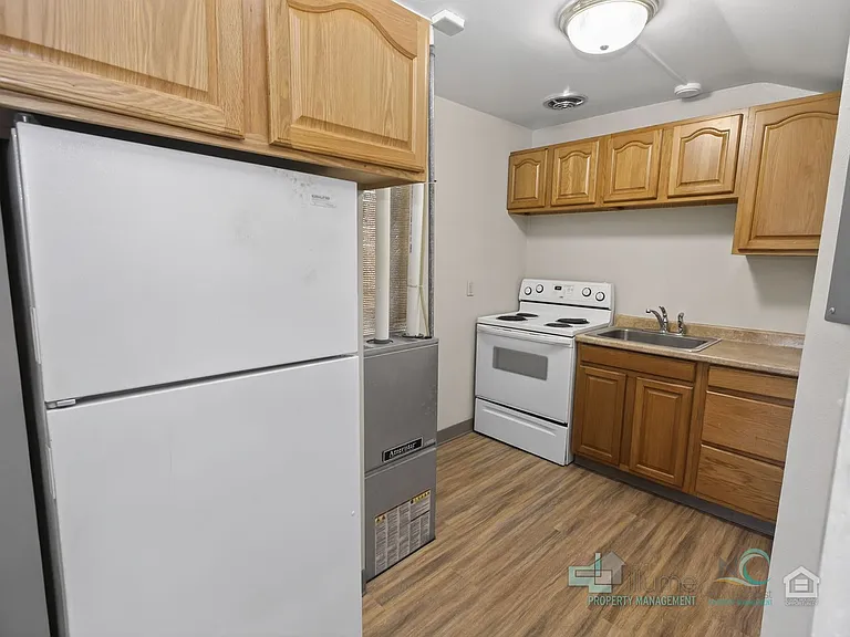 400 N Holladay Dr — Photo 22