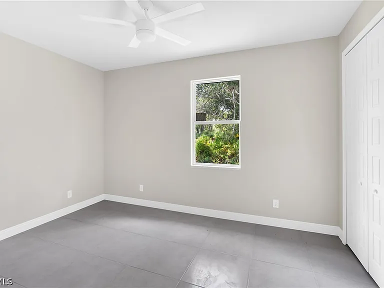 208 Clover Ave — Photo 7