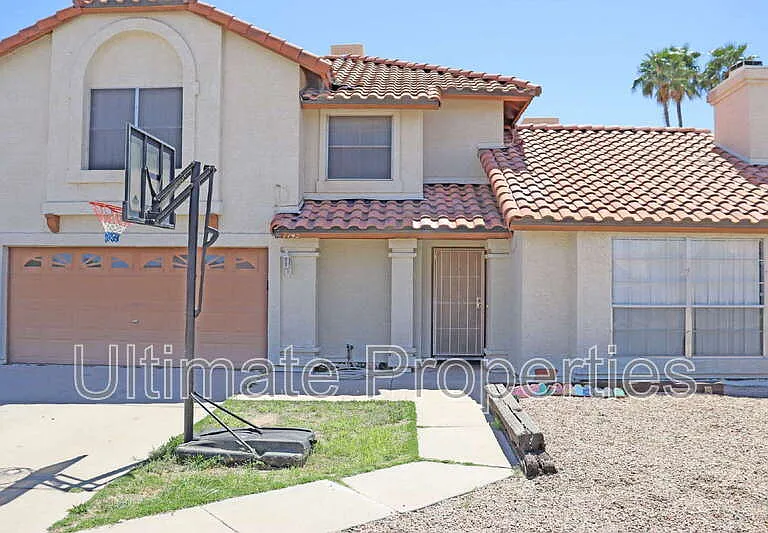 7745 W Willow Ave — Photo 1