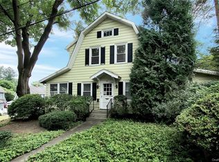 144 Sarles Ln, Pleasantville, NY 10570