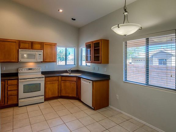 4th image of 409 N Rustlers Canyon Dr