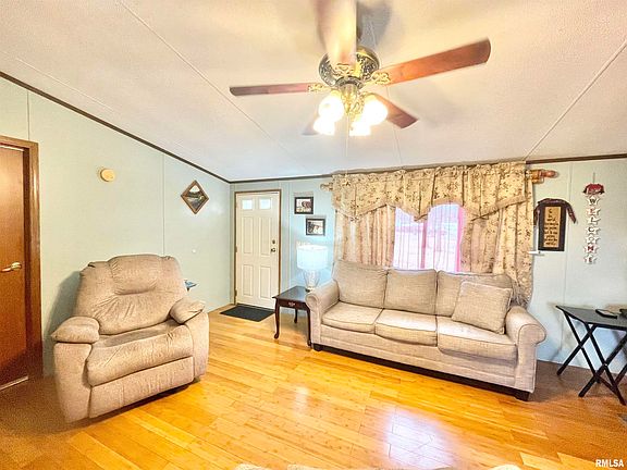 4th image of 215 Scout Cabin Rd