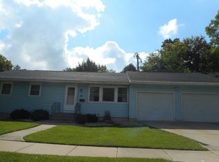 730 W Blackhawk Dr, Fort Atkinson, WI 53538