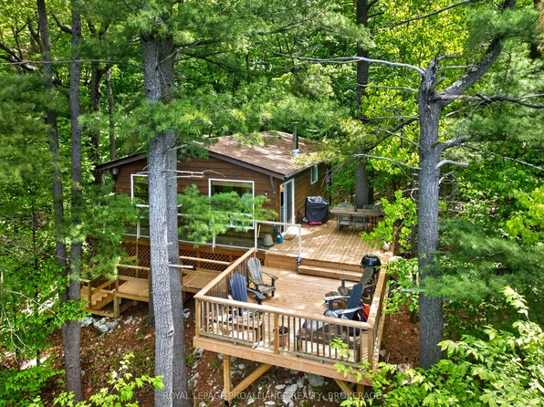 450 Brooks Point Rd, Rideau Lakes, ON K0G 1E0