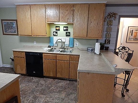 4th image of 229 Shuman Dr