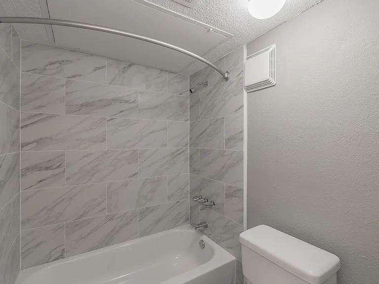 Station 121 at Town Center Apartments — Photo 119