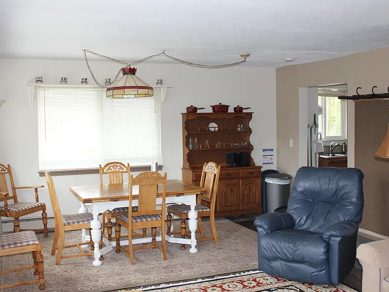 79 Evergreen Rd — Photo 4