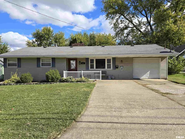 435 Dean Ct, Canton, IL 61520
