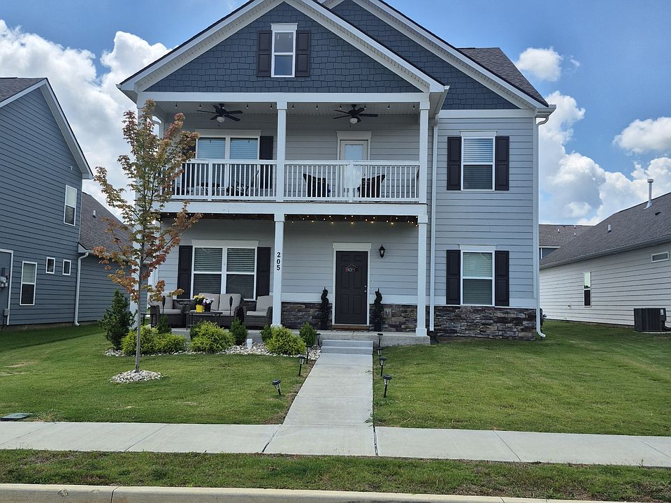 1st image of 205 Gunnersbury Dr