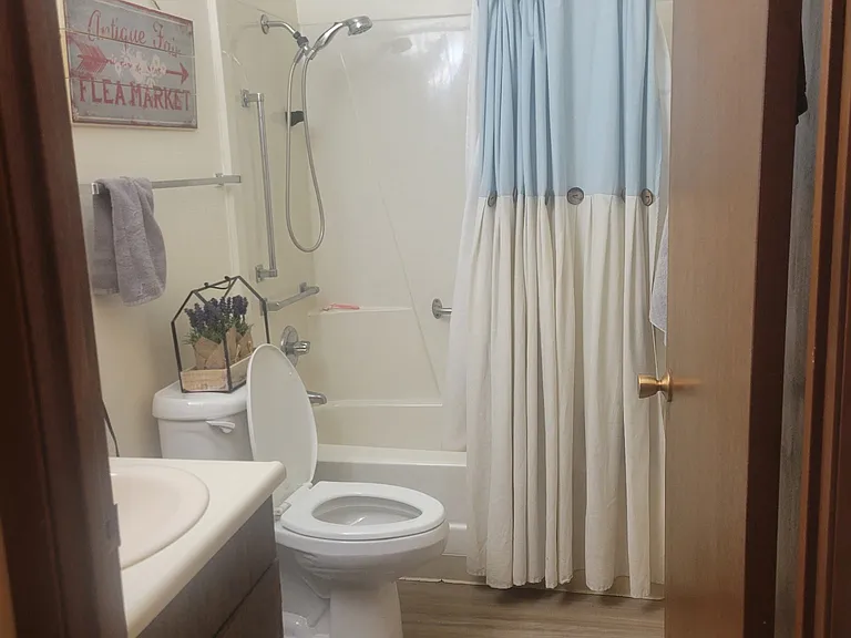 816 Main St #6 — Photo 2