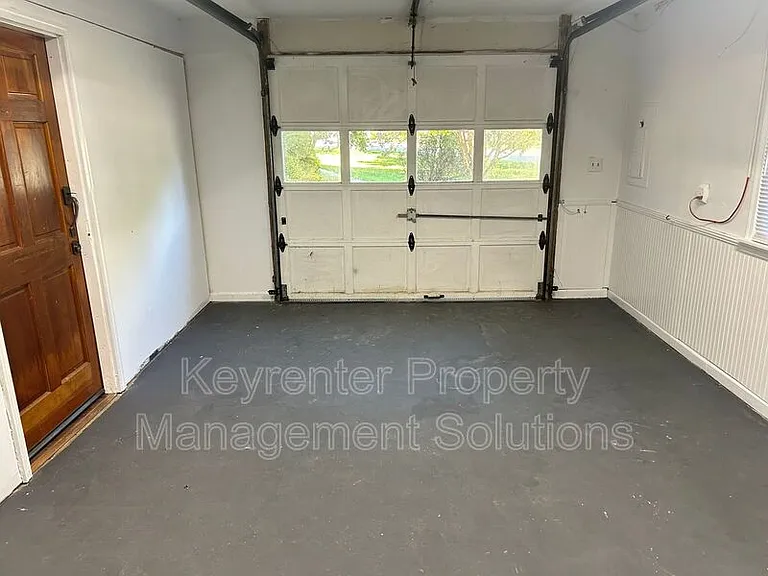 510 Shore Rd — Photo 37