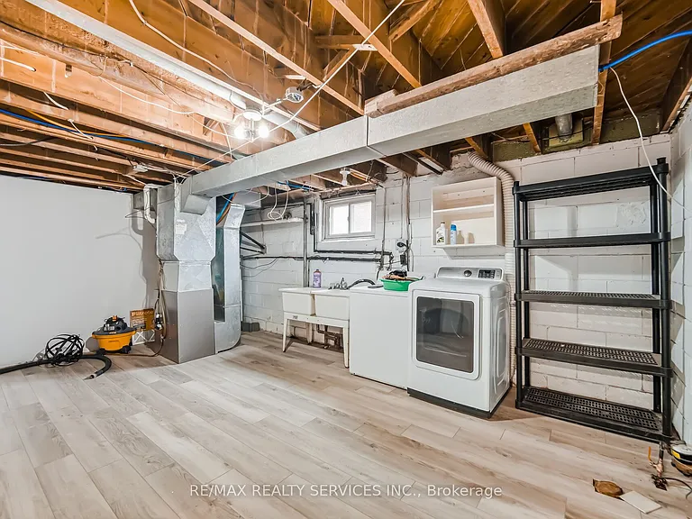6 Bonnyview Dr #LOWER — Photo 22