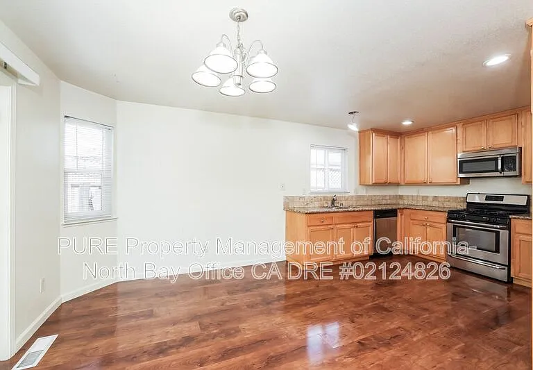 3465 Walnut Grove St — Photo 8