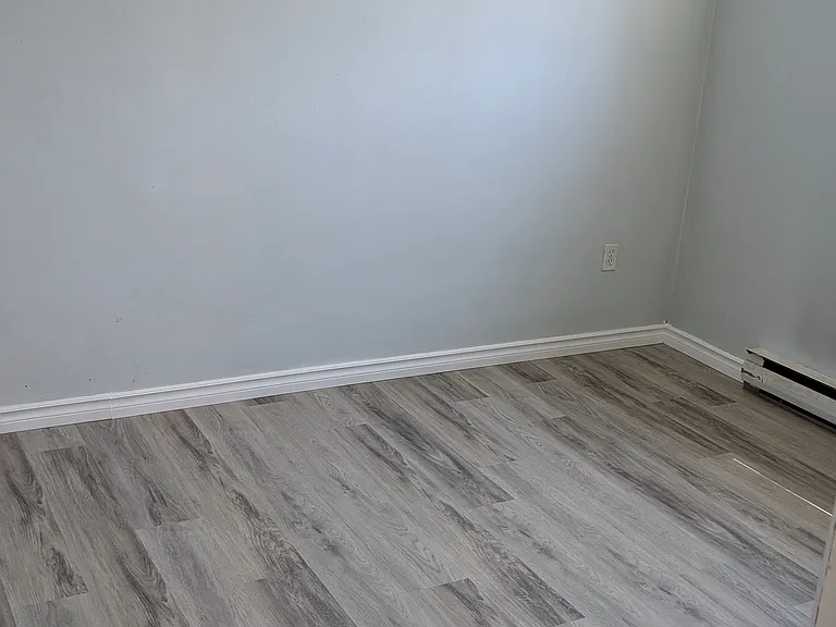 265 Macdonnell St #6 — Photo 6