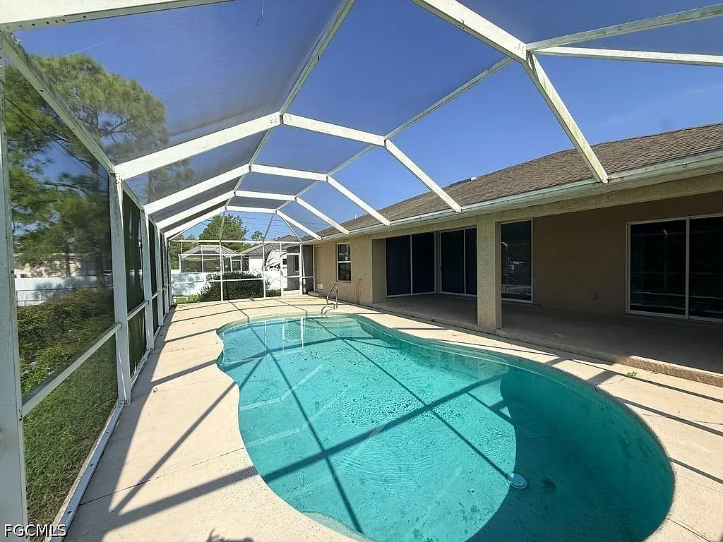 3 bed, 2.0 bath, 1937 sqft, $1,895 — Photo 4