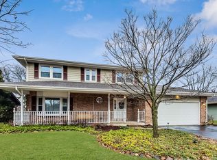2203 N Illinois Ave, Arlington Heights, IL 60004