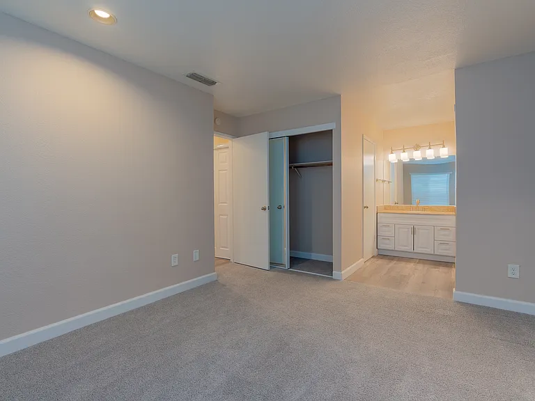 El Camino Place — Photo 9