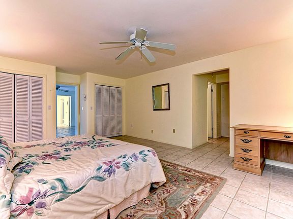 Master Suite, 3 closets