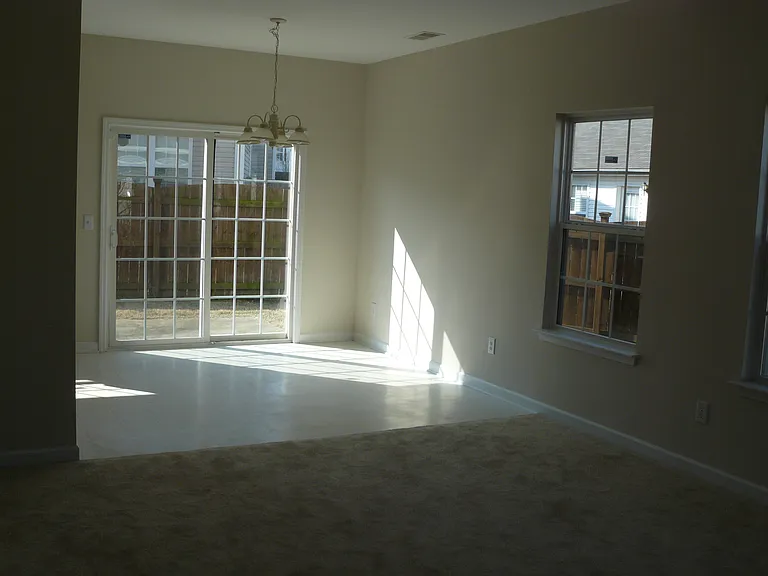 102 Otterman Ct — Photo 10