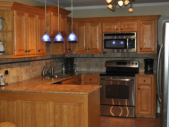 3rd image of 106 Ellerslie Ct
