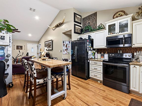 4th image of 635 Southside Dr