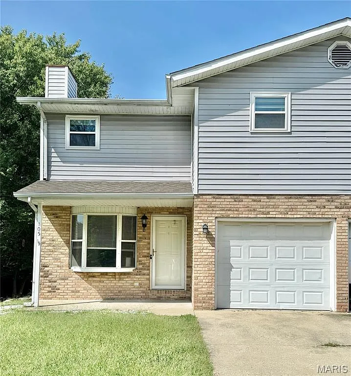 3 bed, 2.0 bath, 1704 sqft, $2,200 — Photo 1