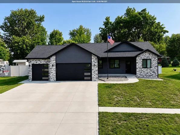 1306 Elm St, Dakota City, NE 68731