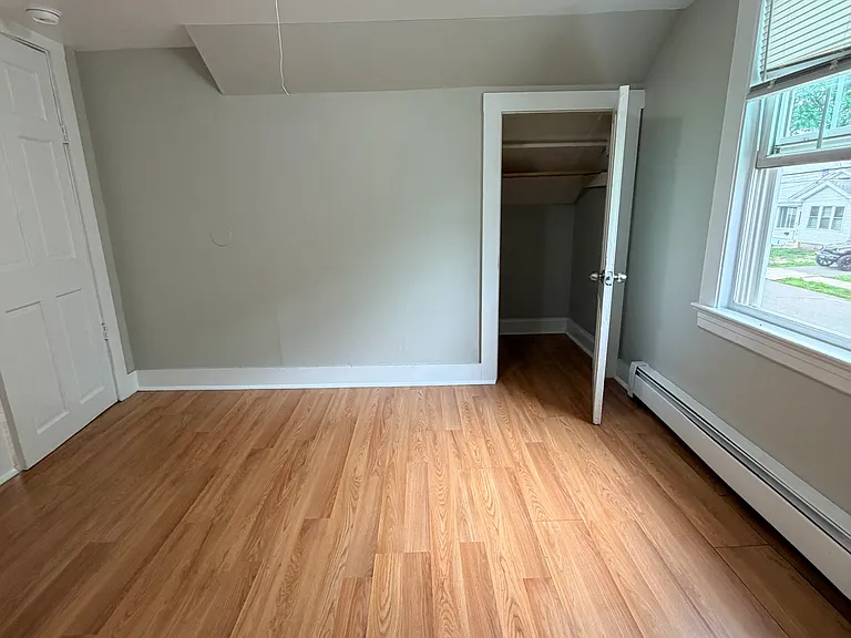 18 Maple St — Photo 18