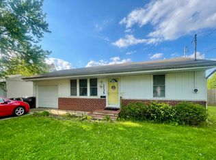 1135 Roselawn Dr, Paxton, IL 60957