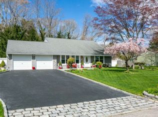 38 American Ave, Coram, NY 11727