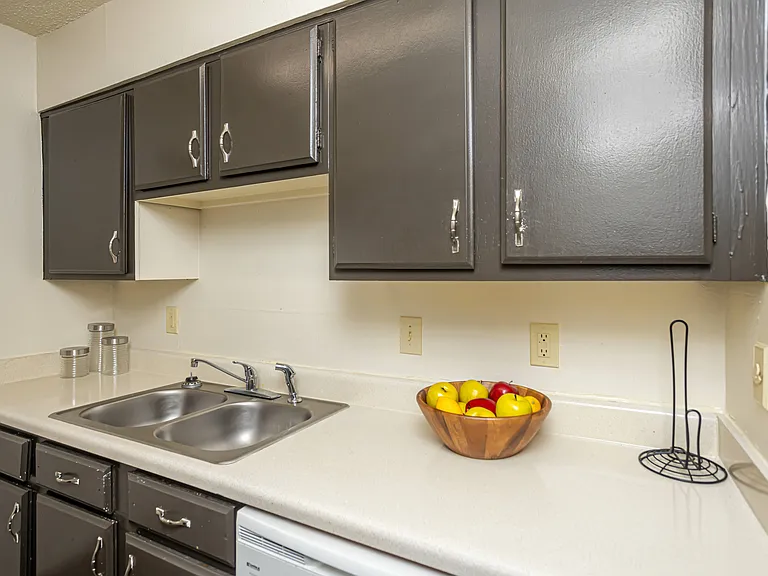 Park Place Apartments — Photo 5