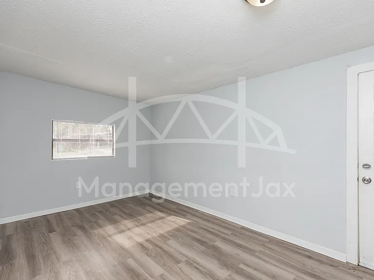 2661 W 25th St — Photo 19