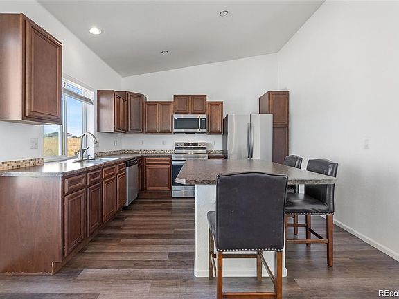 3rd image of 5571 Killarney Street