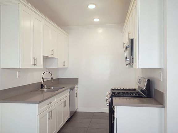 3rd image of 220 E Valencia Ave APT 3