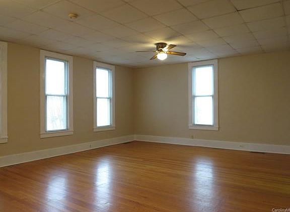 2nd image of 140 Barium Ln