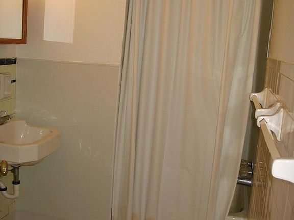 5th image of 1268 N High St APT 12