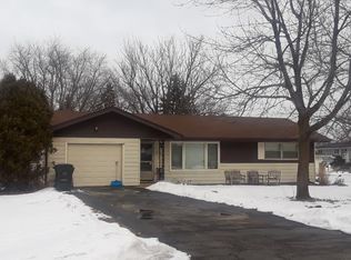 2124 Burr Oak Ln, Lindenhurst, IL 60046