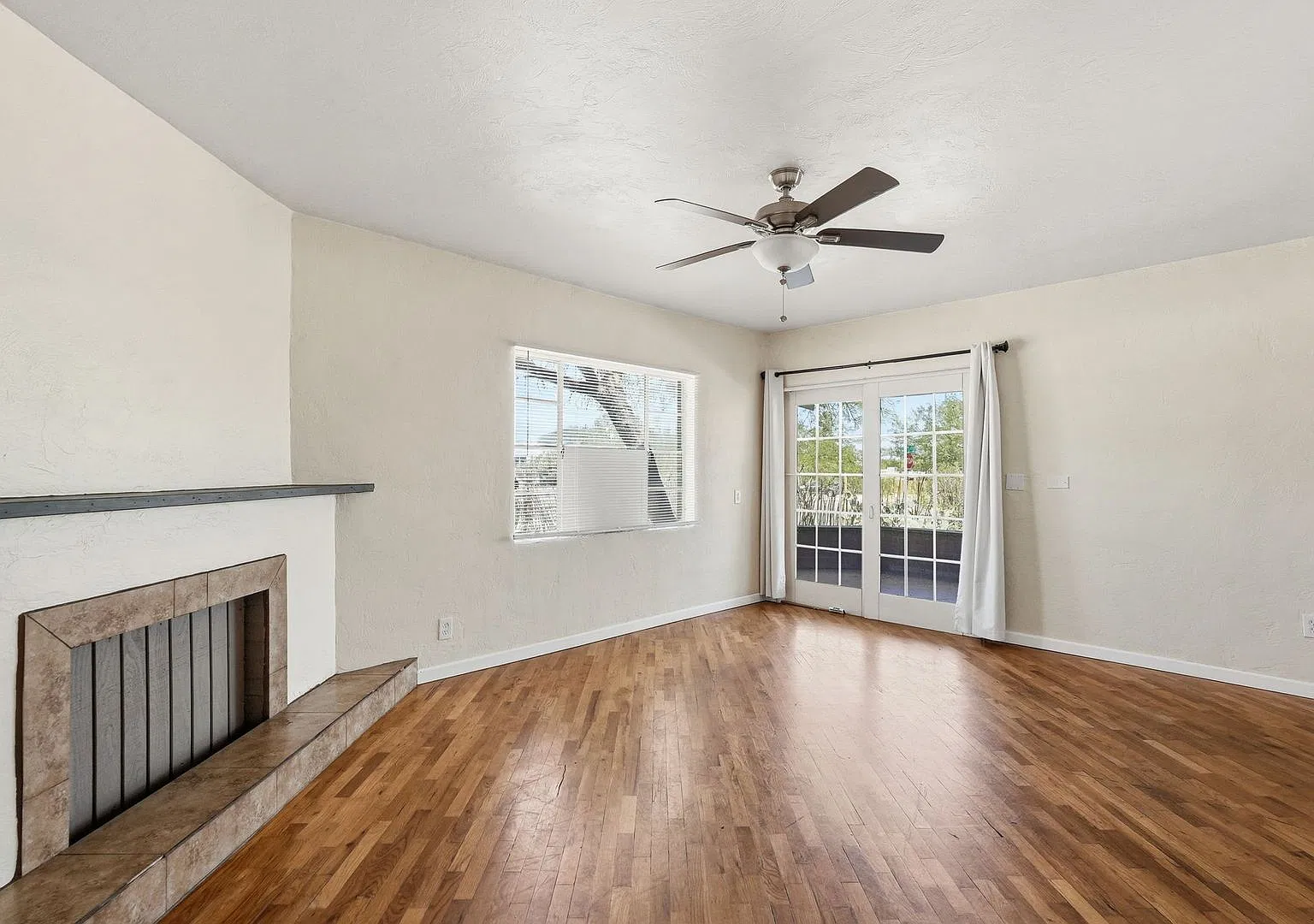 1104 E. Waverly St. — Photo 3