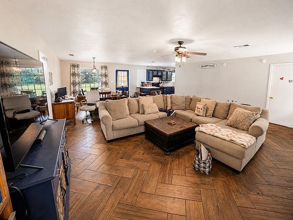 4th image of 215 Private Road 301
