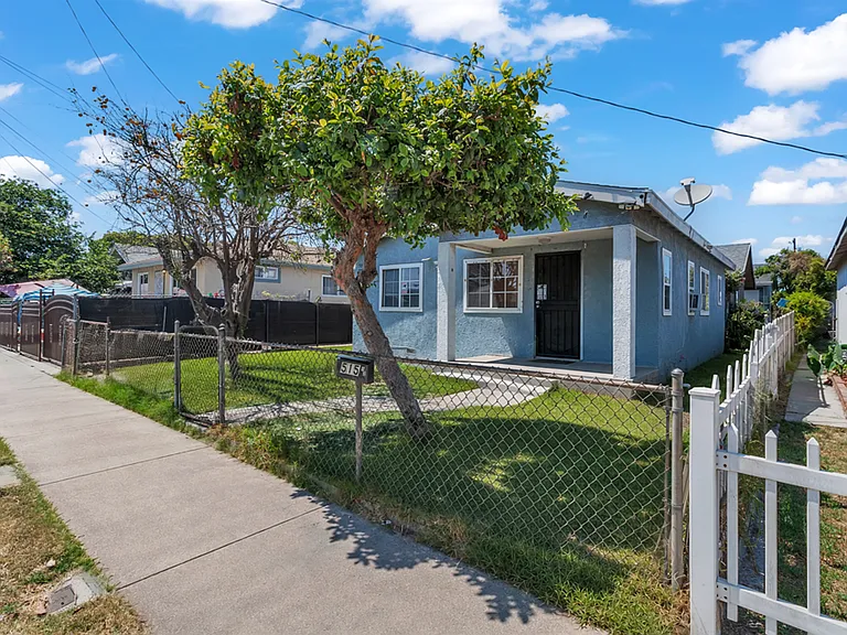 1517 E L St — Photo 13