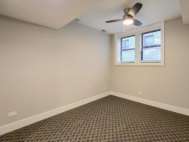 4839 1/2 N Wolcott Ave #G — Photo 12