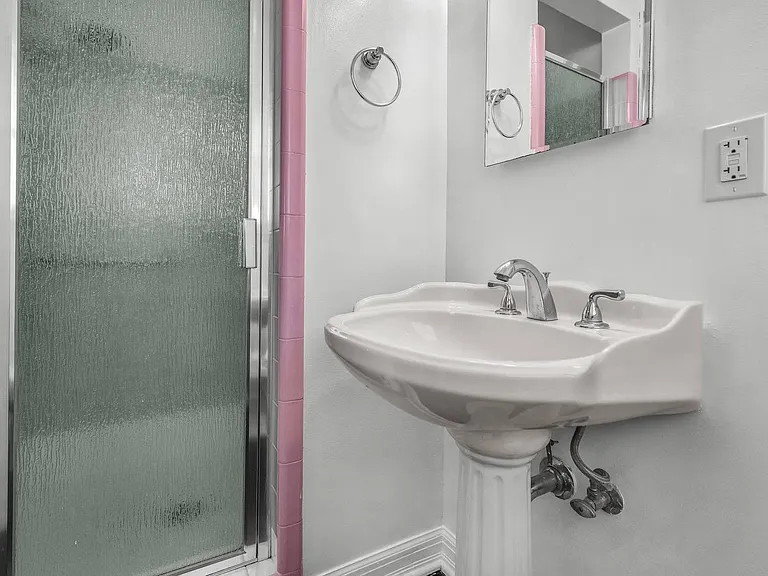 1032 Carol Dr #2 — Photo 17