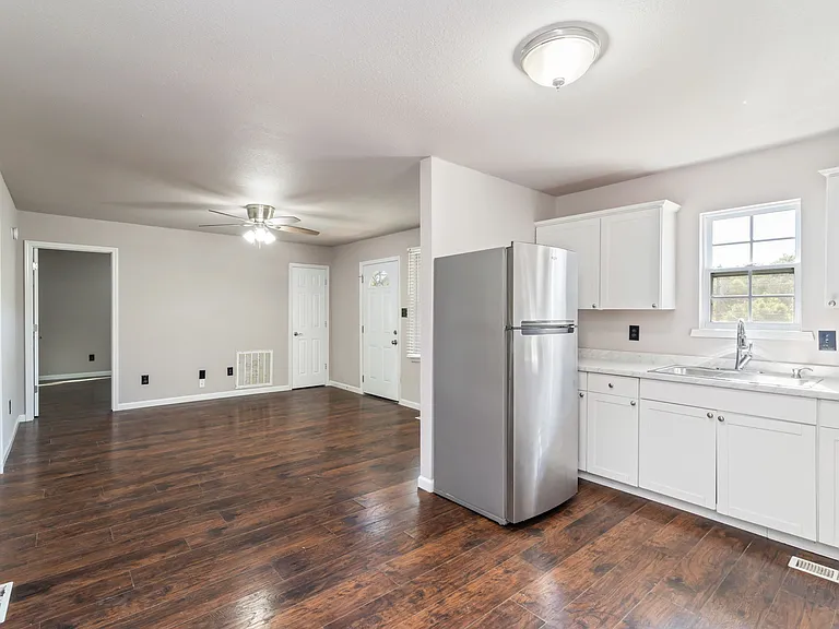 110 Humphrey Way — Photo 3