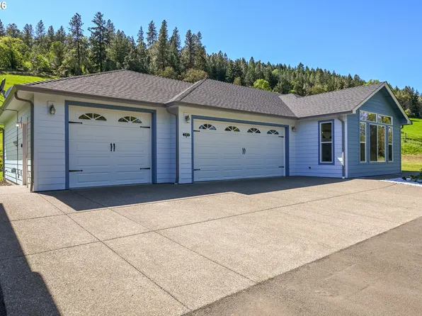 384 Ladybug Ln, Roseburg, OR 97470