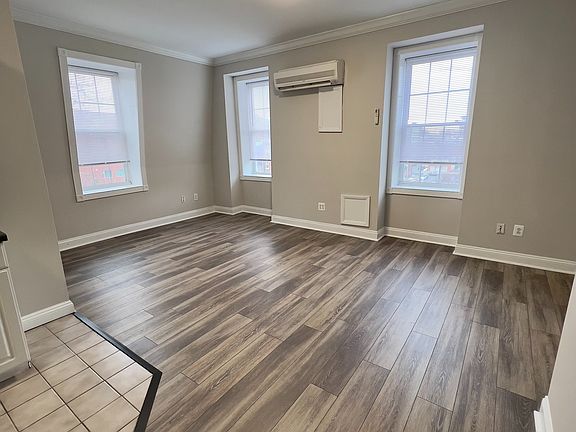 3rd image of 4119 Walnut St #3F