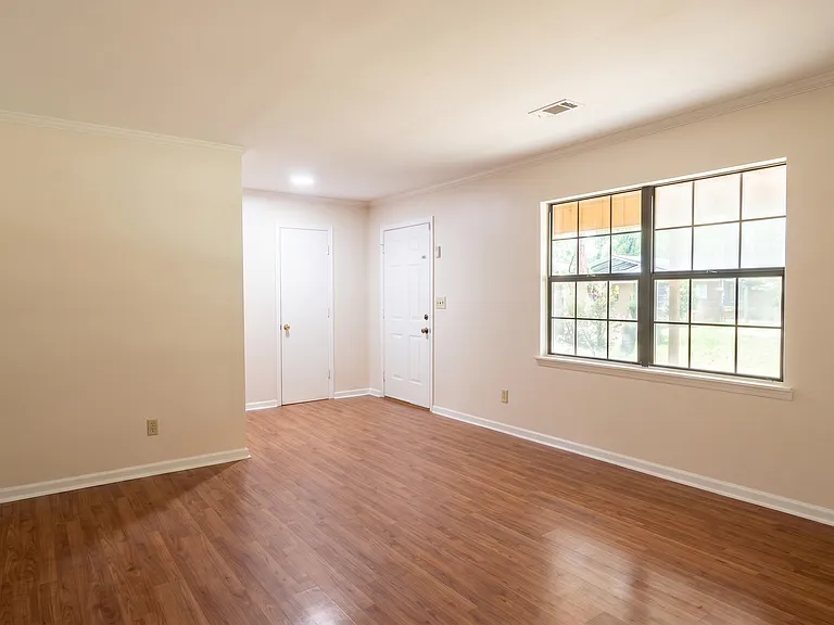 6 Oakwood Dr — Photo 4